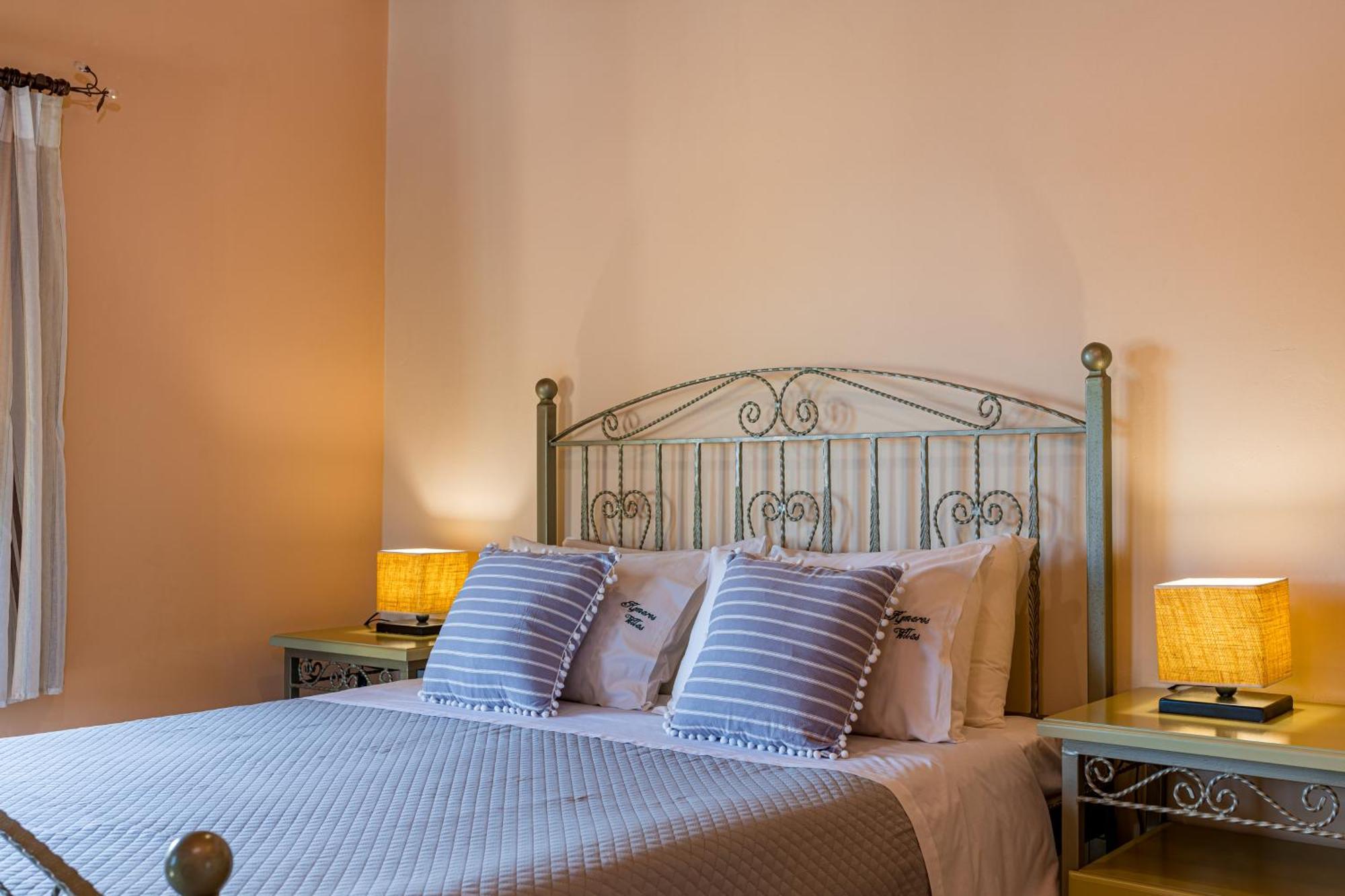 Kymaros Villas Keri Room photo