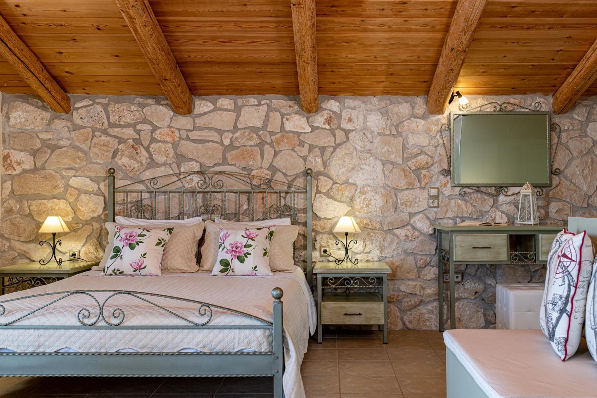 Kymaros Villas Keri Room photo